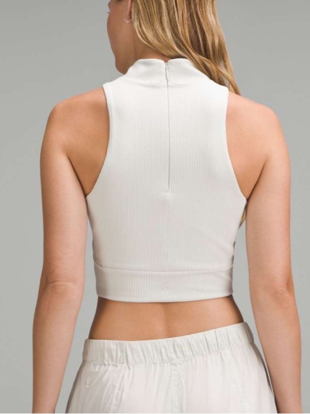 Lululemon Ribbed Softstreme Mockneck Cropped Tank Size Medium - Picture 3 of 9
